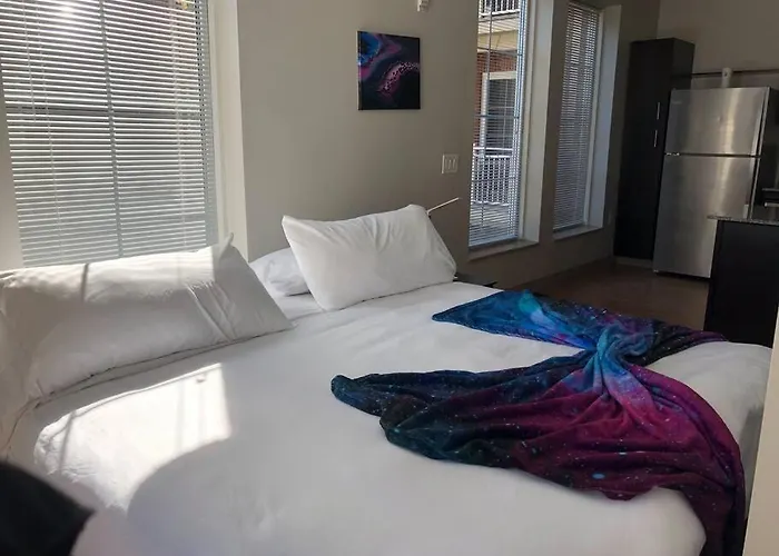 King Size In Heart Of Downtown
