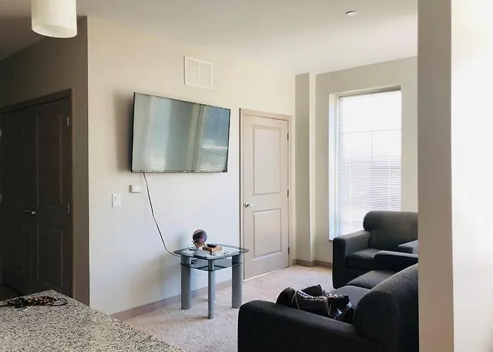 King Size In Heart Of Downtown Apartment Columbus